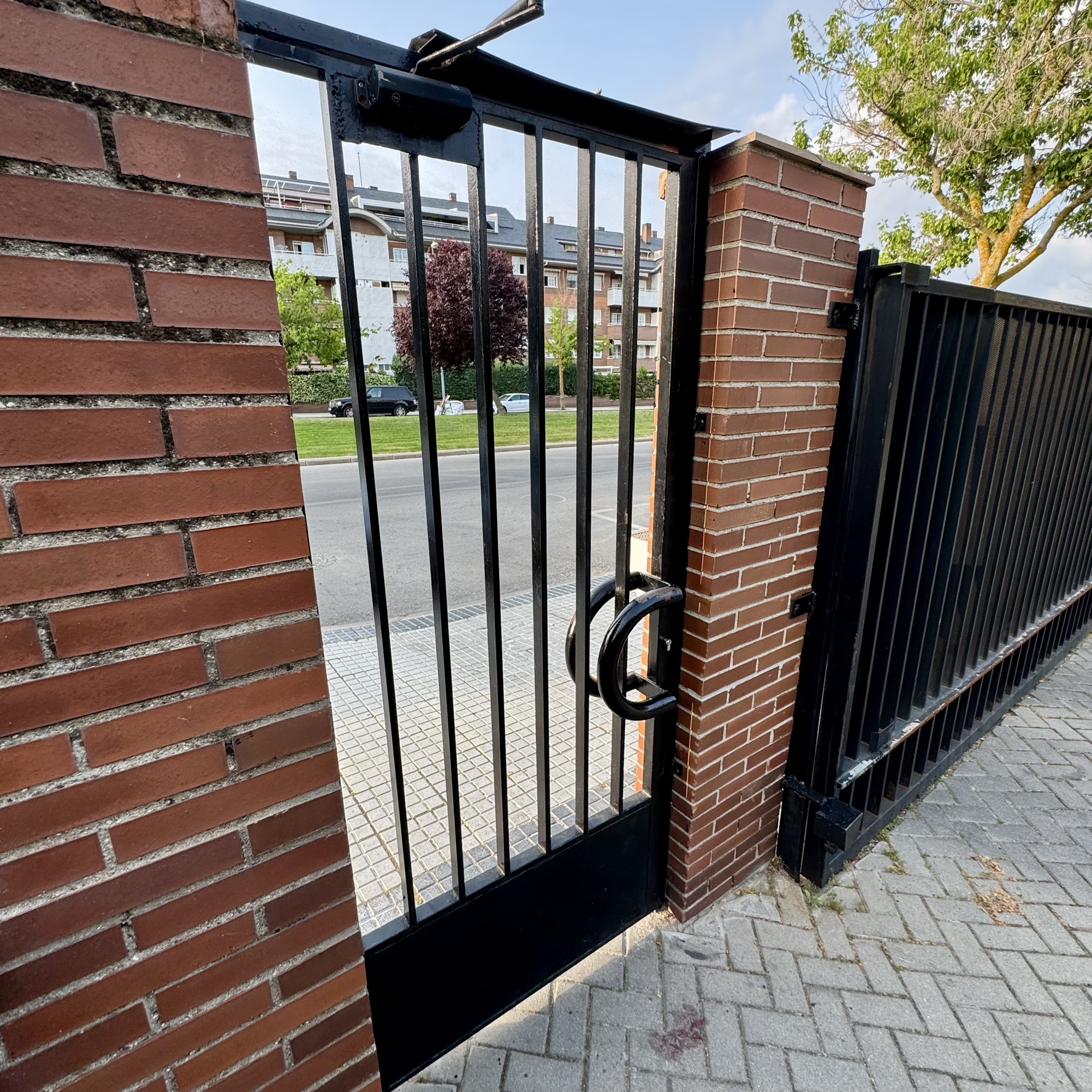 SSL58 The Boring Doors Library — field recording