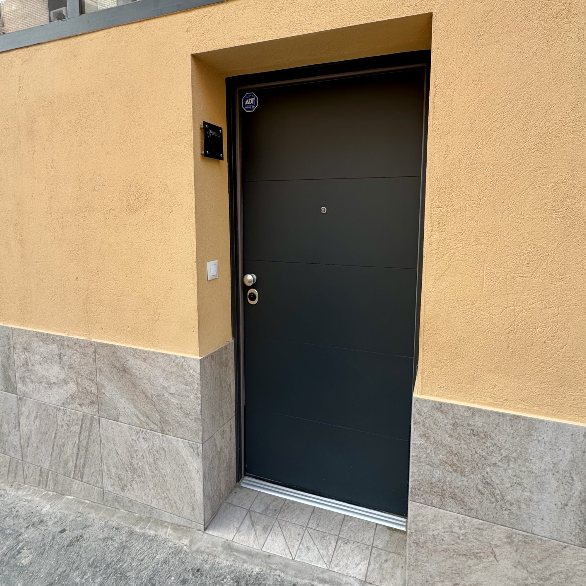 SSL58 The Boring Doors Library — field recording